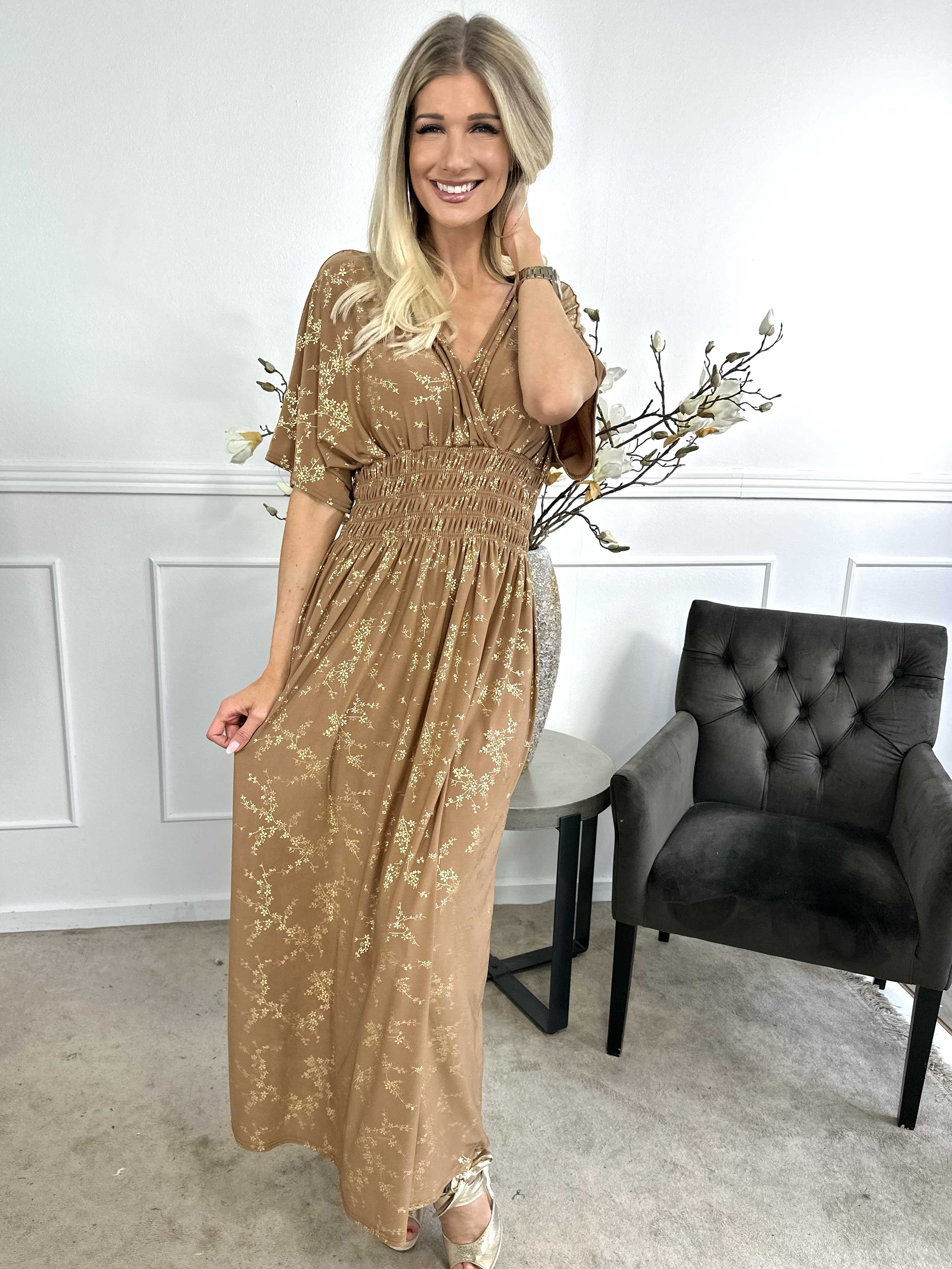 Pams Gold - Ensfarvet kjole i elastisk stof med gulddetaljer